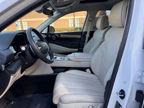 Used 2023 Genesis GV80 2.5T w/ Prestige 20" Package image 12