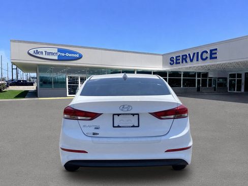 Used 2017 Hyundai Elantra SE FWD image 7