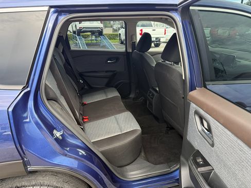 Used 2023 Nissan Rogue SV FWD image 13