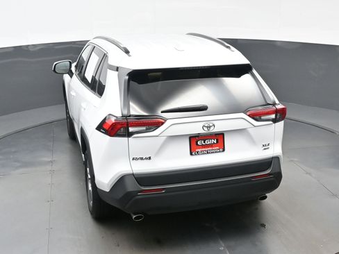 Used 2022 Toyota RAV4 XLE w/ XLE Grade Weather Package AWD/4WD image 39