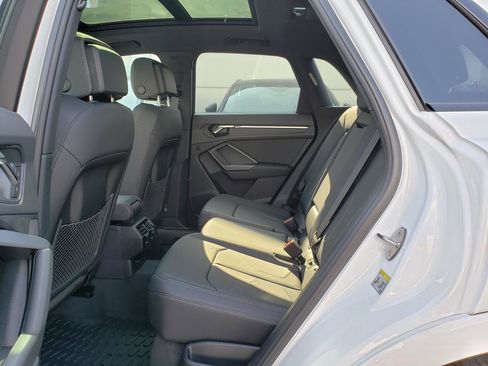 New 2025 Audi Q3 2.0T Premium image 8