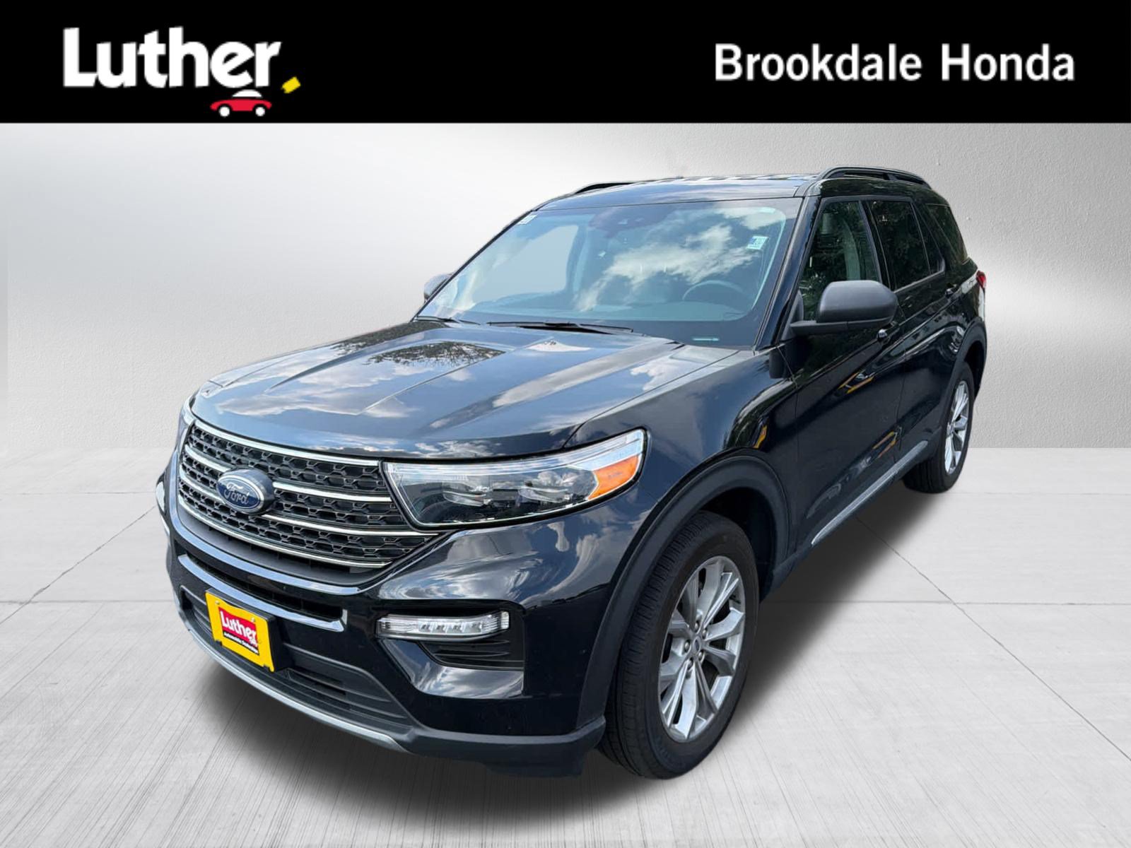Used 2023 Ford Explorer XLT w/ Equipment Group 202A AWD/4WD image 1