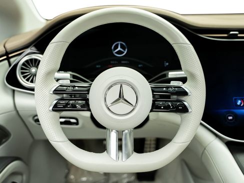 Used 2022 Mercedes-Benz EQS 580 4MATIC Sedan image 44