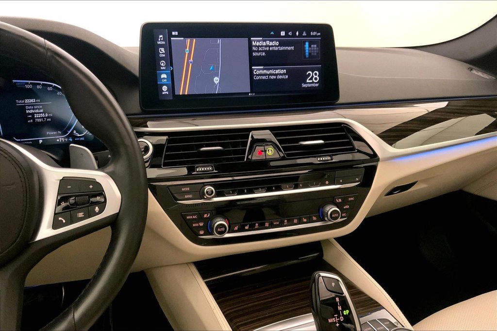 Certified 2023 BMW 530e xDrive w/ Premium Package AWD/4WD image 5