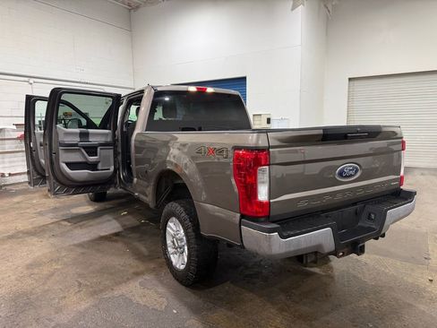 Used 2018 Ford F250 XLT w/ Snow Plow Prep Package image 16