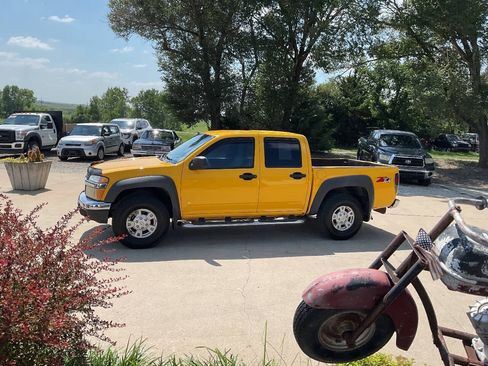 Used 2006 Chevrolet Colorado LT w/ LT Preferred Equipment Group AWD/4WD image 6