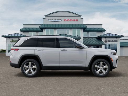 New 2026 Jeep Grand Cherokee Limited w/ Trailer Tow Package AWD/4WD image 21