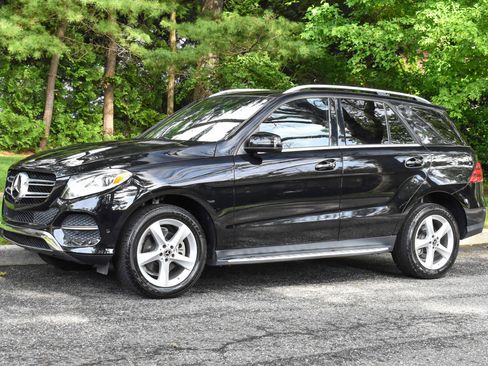 Used 2018 Mercedes-Benz GLE 350 w/ Premium 1 Package image 2