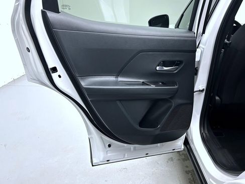 Used 2025 Nissan Kicks SV image 20