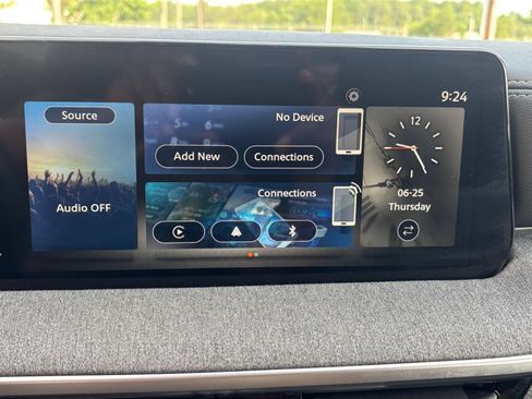 Used 2025 Nissan Kicks SV FWD image 20