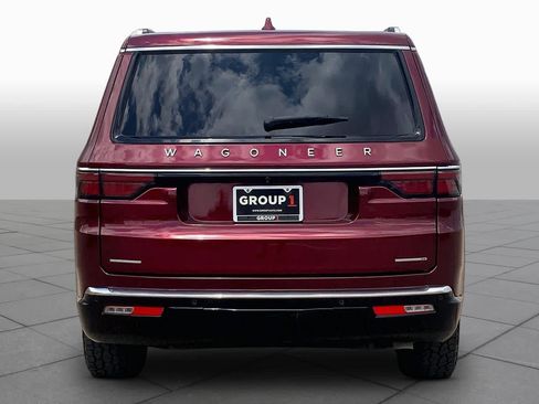 Used 2022 Jeep Wagoneer Series I AWD/4WD image 4