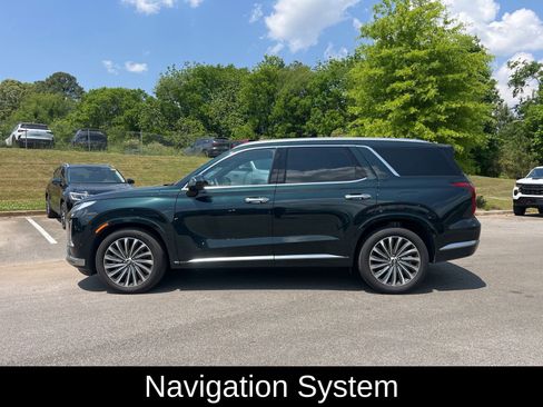 Used 2025 Hyundai Palisade Calligraphy FWD image 3