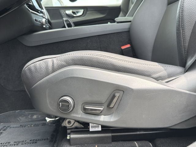 Used 2023 Volvo XC60 T8 Plus AWD/4WD image 16