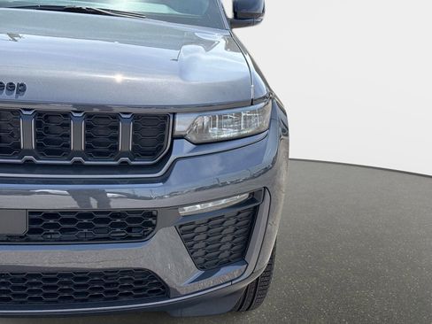 New 2026 Jeep Grand Cherokee L Limited w/ Limited Altitude Package AWD/4WD image 10