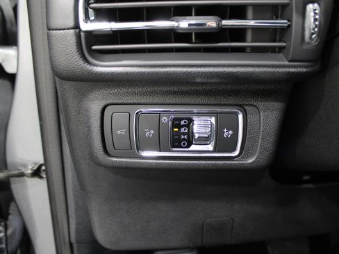 Certified 2022 Lincoln Corsair Reserve image 8