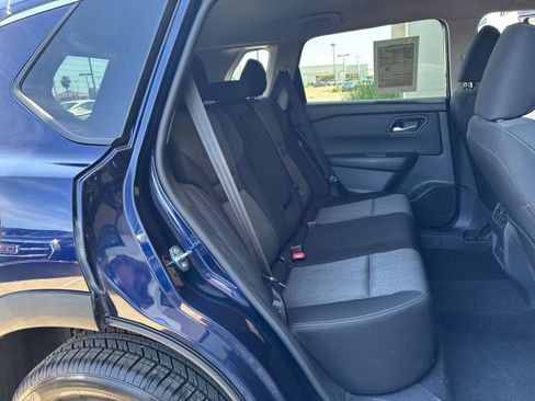 Used 2025 Nissan Rogue SV FWD image 41