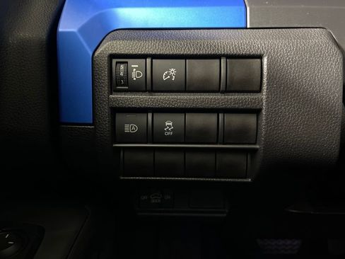 Certified 2025 Toyota Tacoma TRD Off-Road image 28