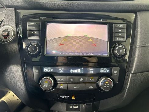 Used 2019 Nissan Rogue SV FWD image 23