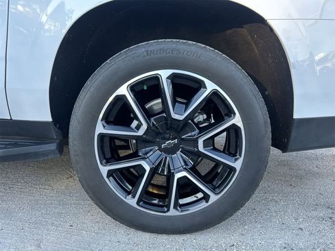 Used 2024 Chevrolet Suburban RST image 8