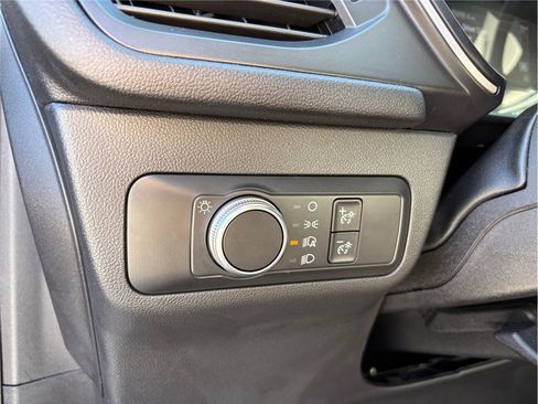 Used 2020 Ford Escape SE image 32