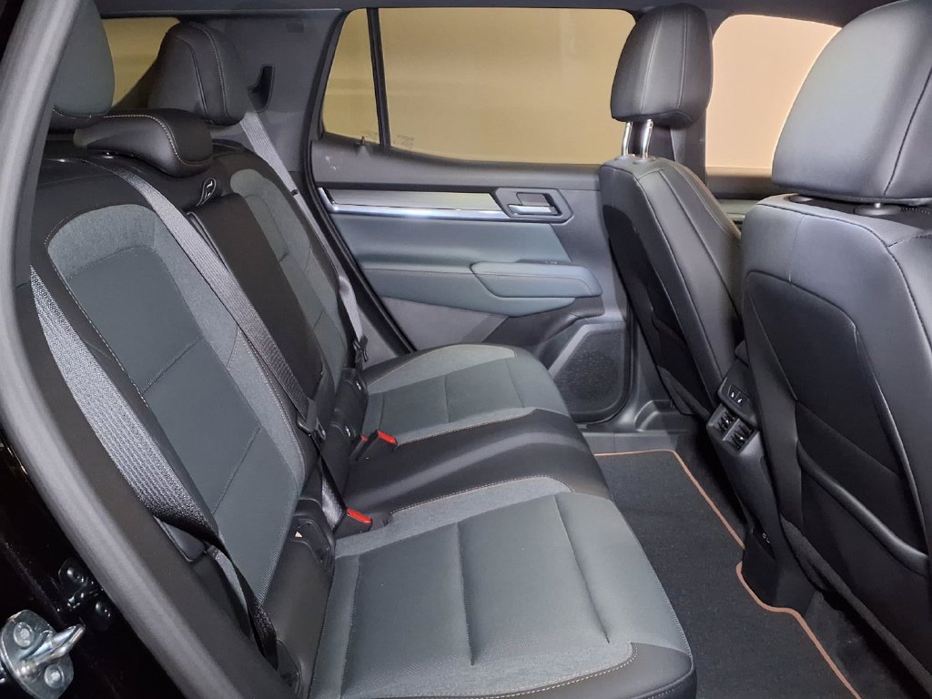Used 2026 GMC Terrain AT4 w/ Convenience Package III AWD/4WD image 22