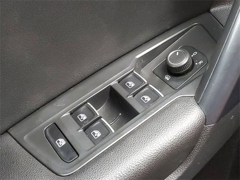 Used 2021 Volkswagen Tiguan SEL image 23