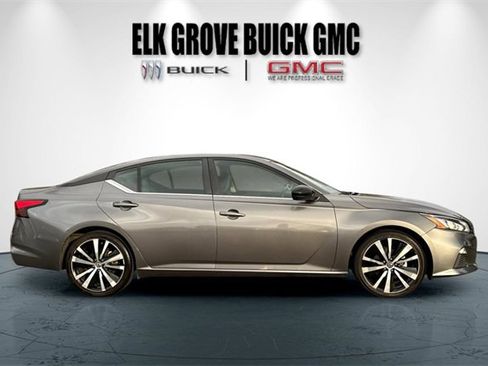 Used 2022 Nissan Altima 2.5 SR image 3