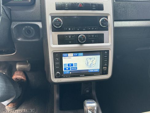 Used 2010 Dodge Journey SXT w/ Rear Seat Video Group image 12