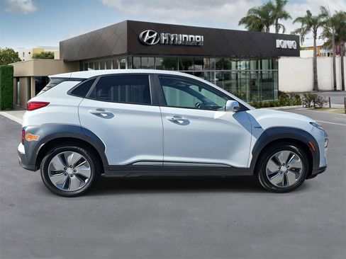 Used 2020 Hyundai Kona Limited image 2