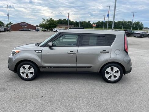Used 2016 Kia Soul w/ Convenience Package FWD image 6