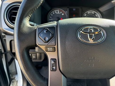 Used 2019 Toyota Tacoma TRD Off-Road AWD/4WD image 29