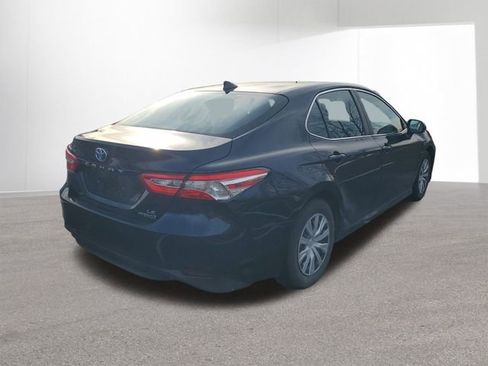 Used 2020 Toyota Camry LE image 13