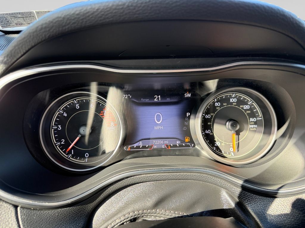 Used 2019 Jeep Cherokee Trailhawk w/ Comfort/Convenience Group AWD/4WD image 14