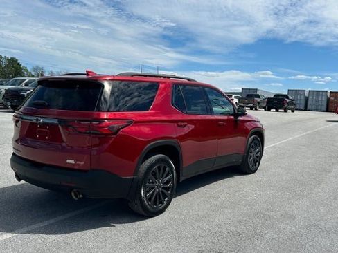 Certified 2023 Chevrolet Traverse RS image 3