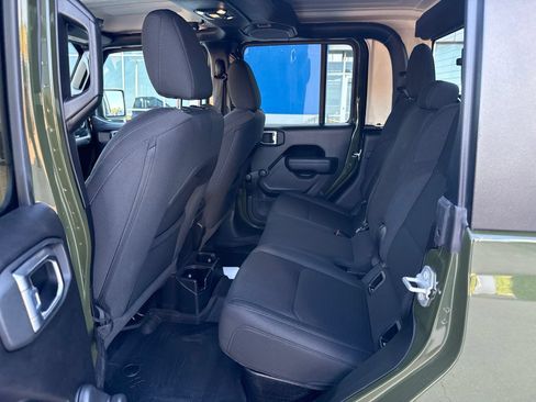 Used 2022 Jeep Gladiator Sport AWD/4WD image 11