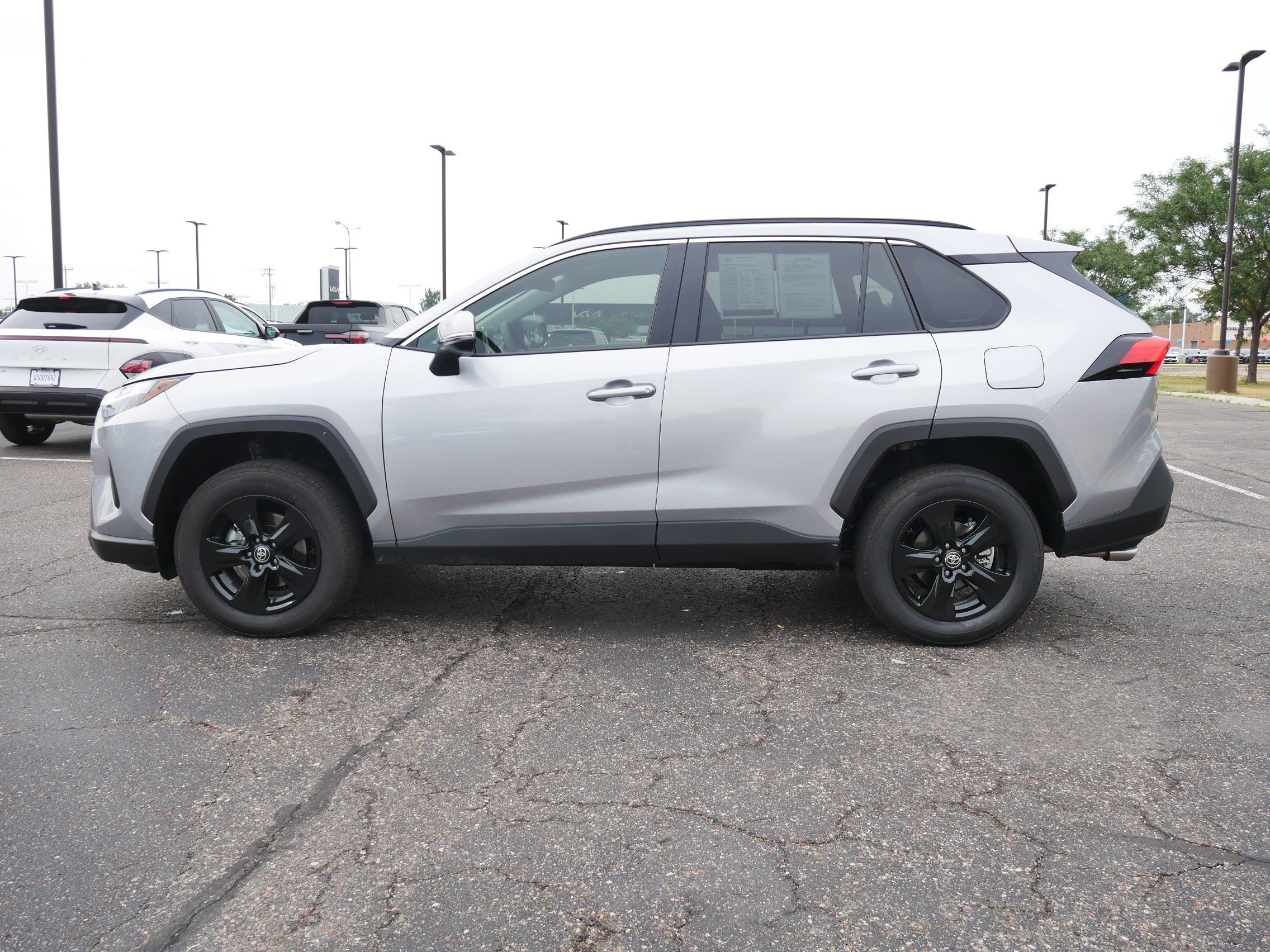 Used 2025 Toyota RAV4 XLE w/ Convenience Package AWD/4WD image 2