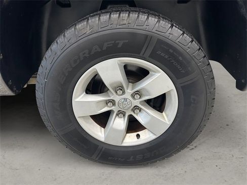 Used 2019 RAM 1500 Classic SLT w/ Luxury Group image 14