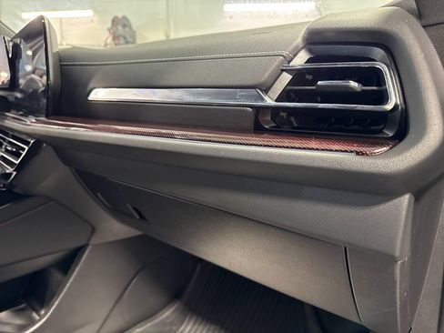 Used 2024 Chevrolet Traverse Z71 w/ LPO, Floor Liner Package AWD/4WD image 35