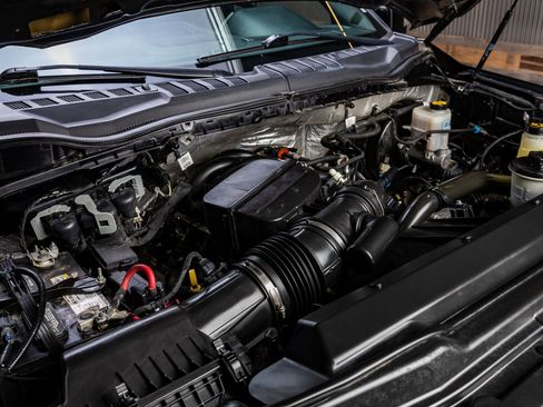 Used 2022 Ford F250 Lariat w/ Black Appearance Package image 38