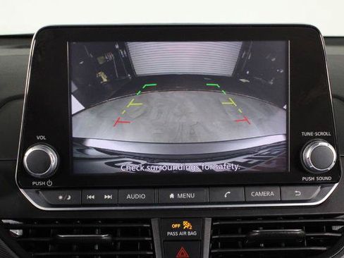 Certified 2025 Nissan Altima 2.5 SR FWD image 29