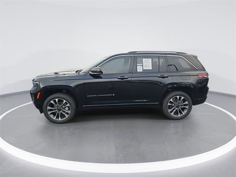 Used 2024 Jeep Grand Cherokee Overland w/ Trailer Tow Package image 5