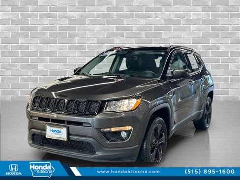 Used 2018 Jeep Compass Latitude image 1