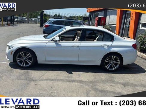 Used 2017 BMW 330i xDrive Sedan AWD/4WD image 4