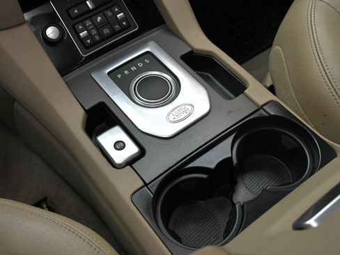 Used 2016 Land Rover LR4 HSE image 28