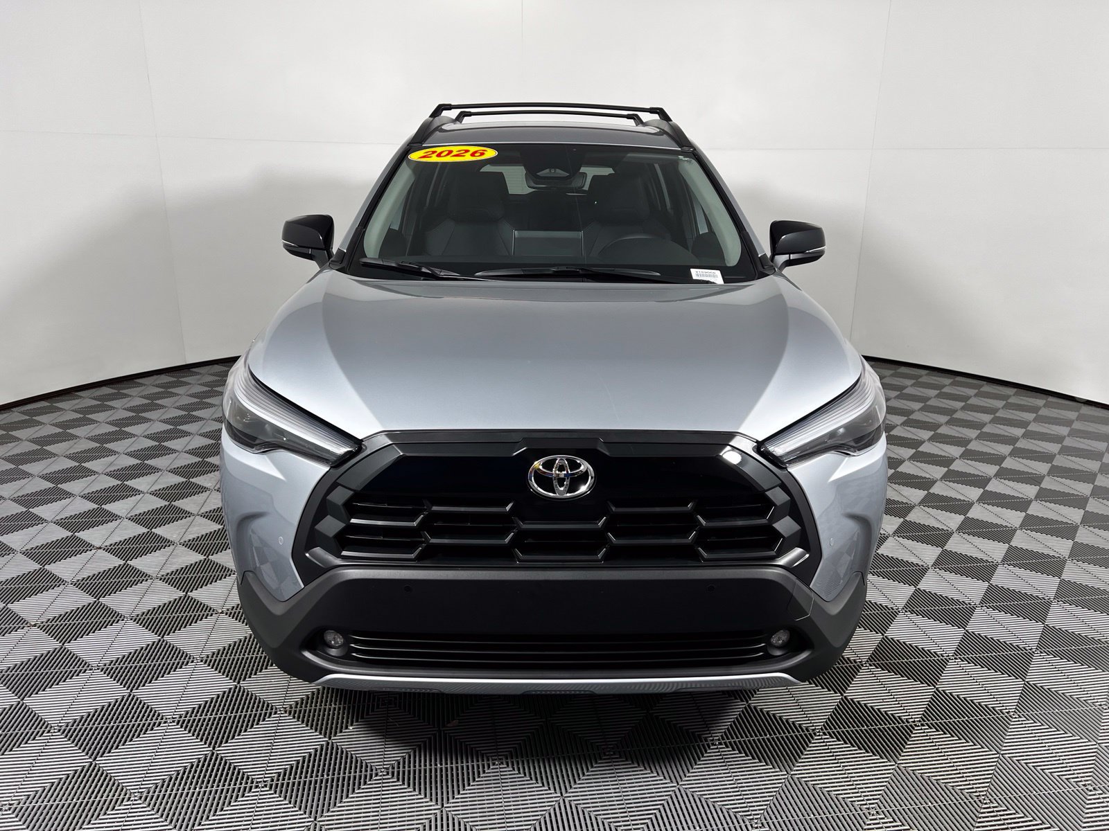 Used 2026 Toyota Corolla Cross XLE FWD image 2