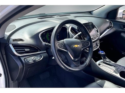 Used 2017 Chevrolet Volt Premier w/ Driver Confidence Package FWD image 17