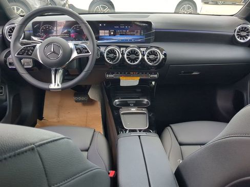 Certified 2025 Mercedes-Benz CLA 250 image 2