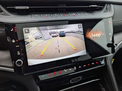 New 2026 Jeep Grand Cherokee Altitude image 24