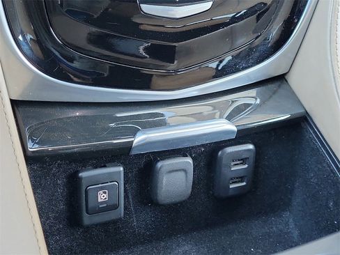 Used 2020 Cadillac Escalade ESV Platinum image 28