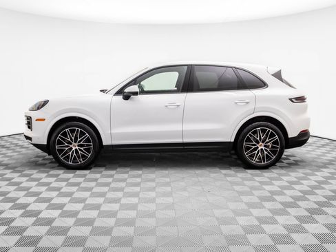 Certified 2026 Porsche Cayenne AWD/4WD image 2